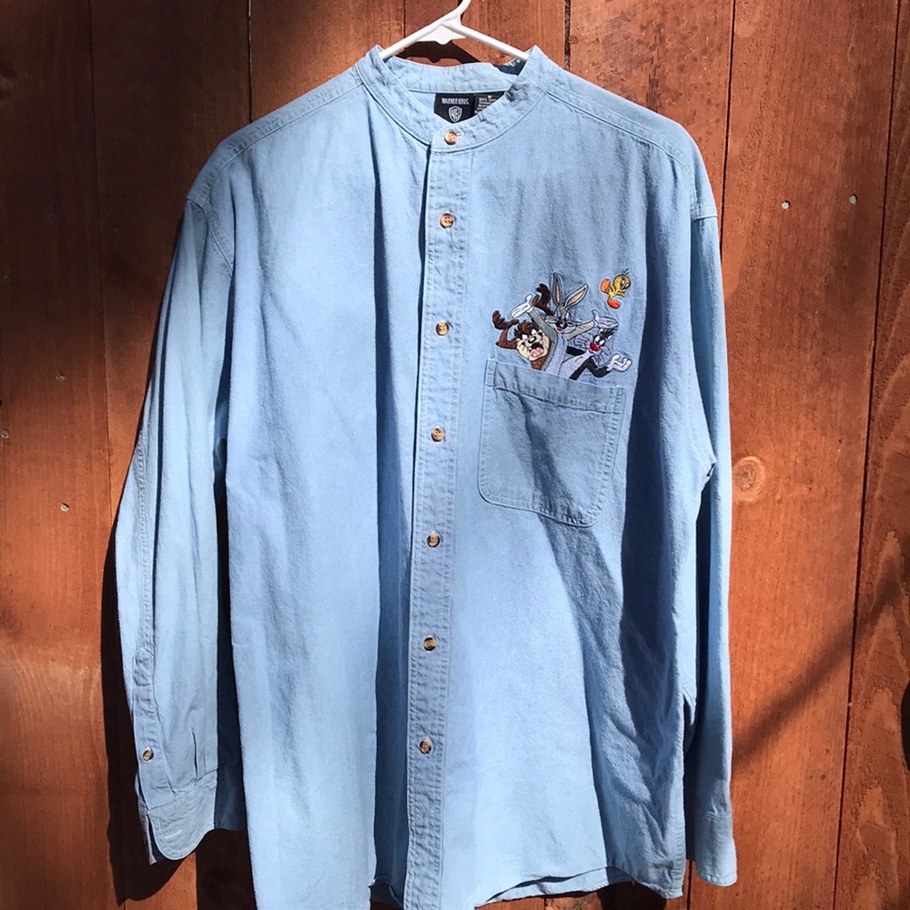 Warner Bro’s embroidered character shirt A1